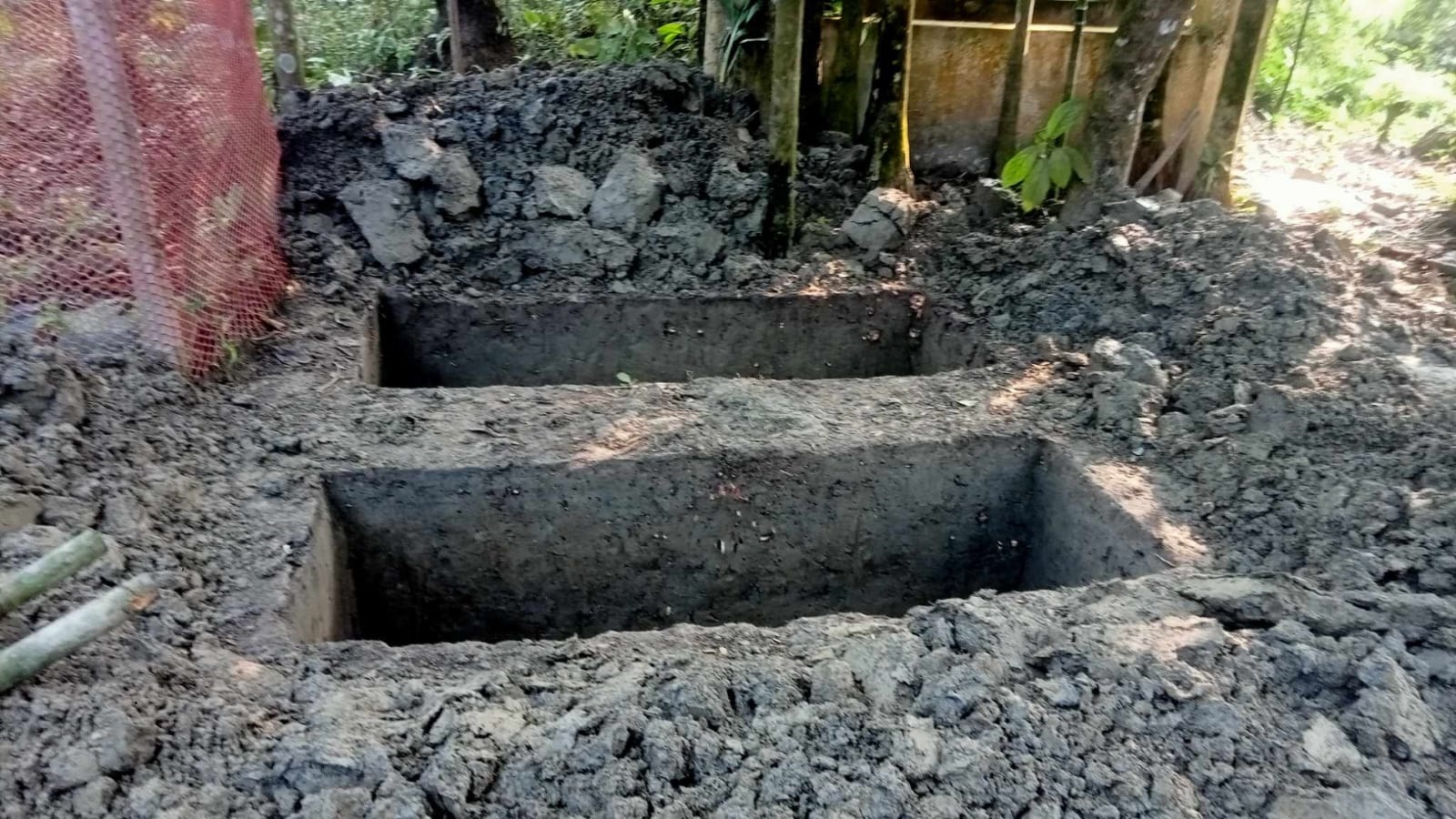 স্ত্রীর মৃত্যুর ৪ ঘণ্টা পর মারা গেলেন স্বামী